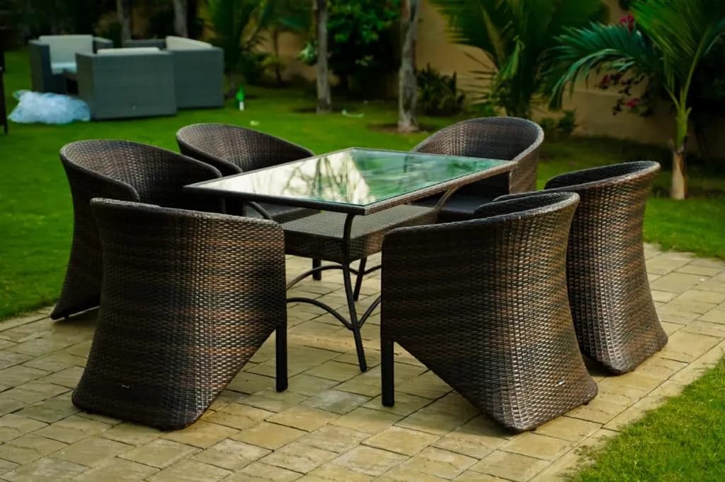 outdoor dining set