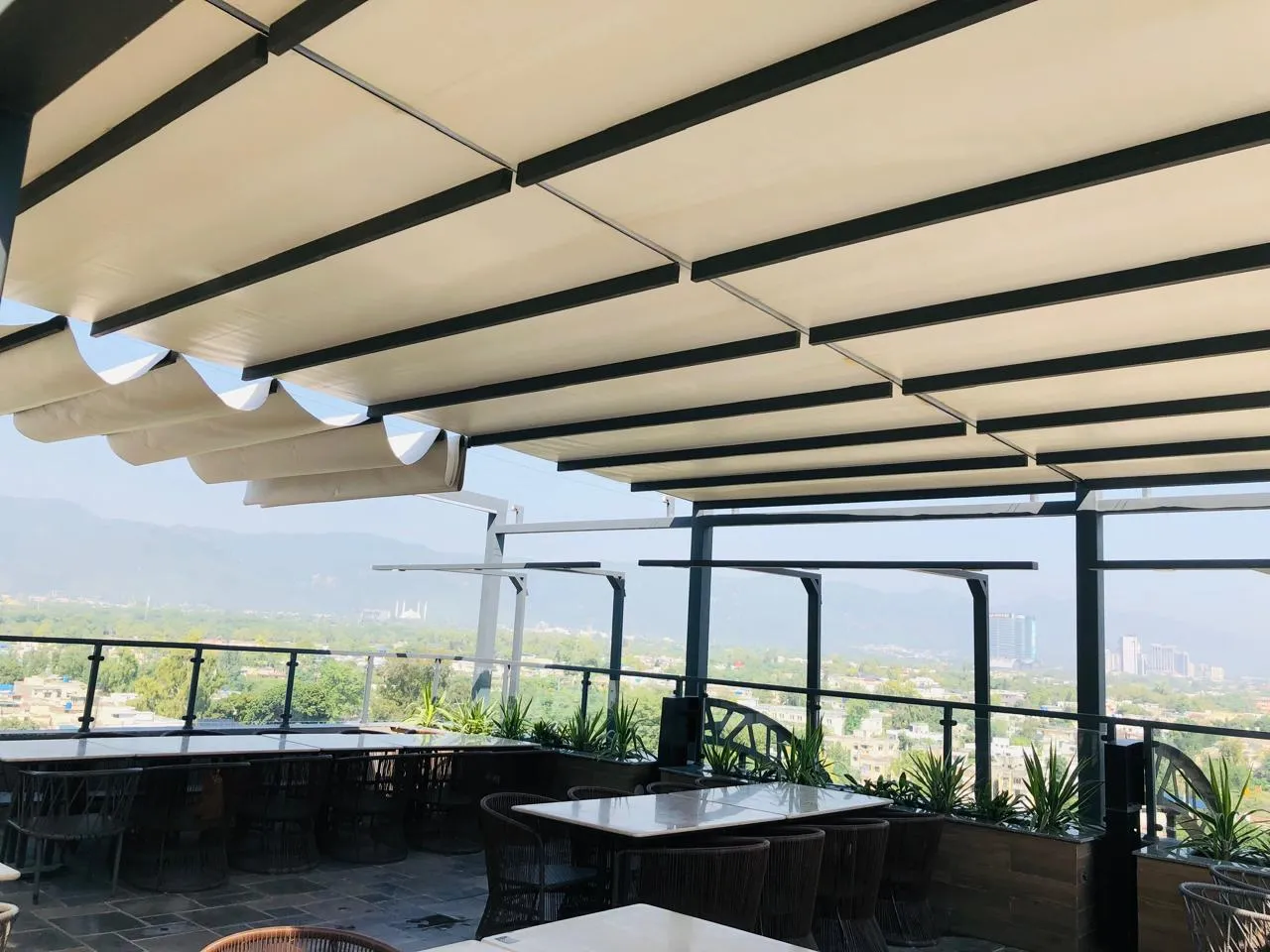 Retractable shades